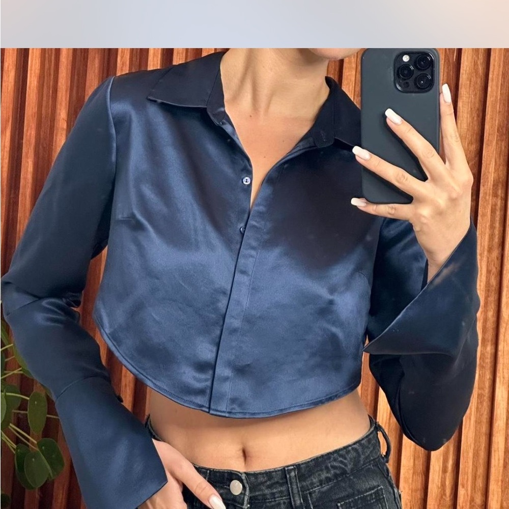 L'Academie Blue Cropped Button Down Shirt